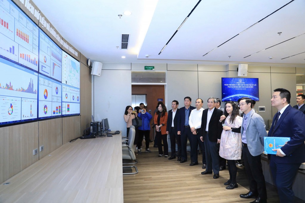 Thành phố Hà Nội đẩy mạnh chuyển đổi số: Quyết tâm xây dựng Thủ đô “Văn hiến - Văn minh - Hiện đại”