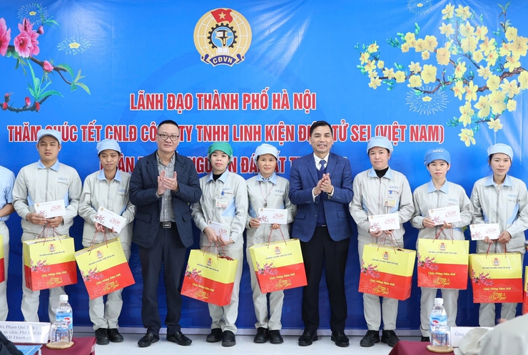 Lãnh đạo thành phố Hà Nội thăm, chúc Tết và ghi nhận đóng góp của doanh nghiệp