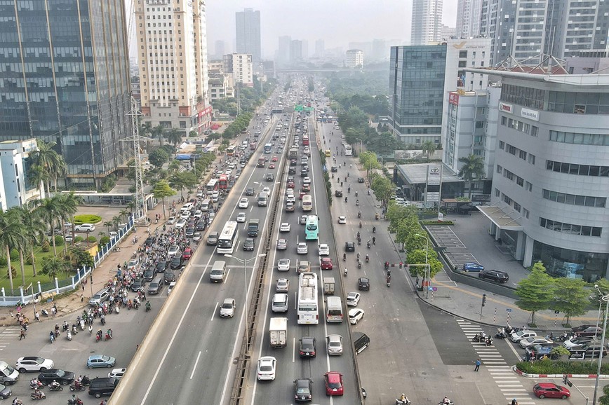 Hà Nội triển khai quyết liệt Kế hoạch giảm ùn tắc, bảo đảm an toàn giao thông năm 2025