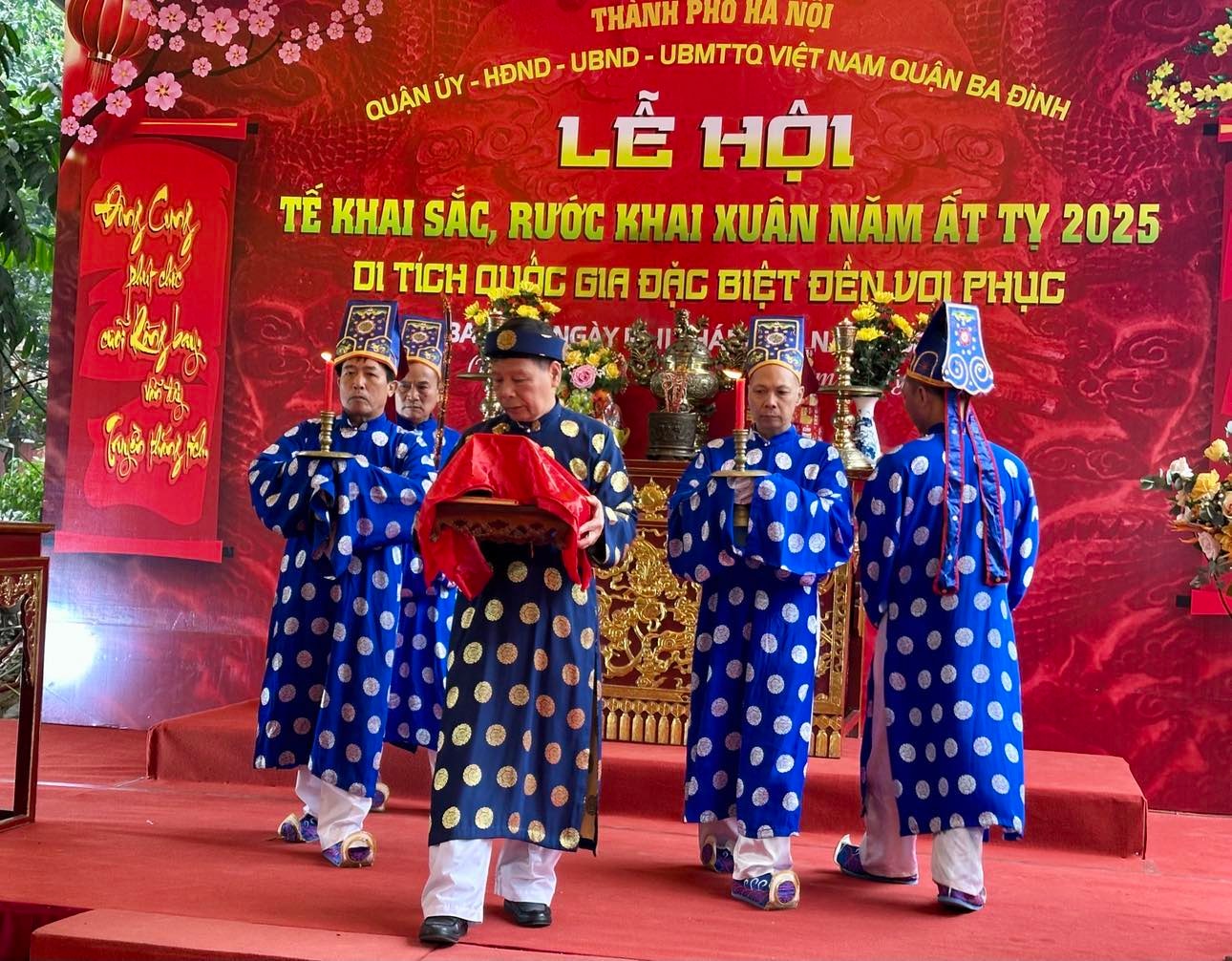 Quận Ba Đình tổ chức lễ hội Tế khai sắc - rước khai xuân trong không gian tôn nghiêm tại đền Voi Phục