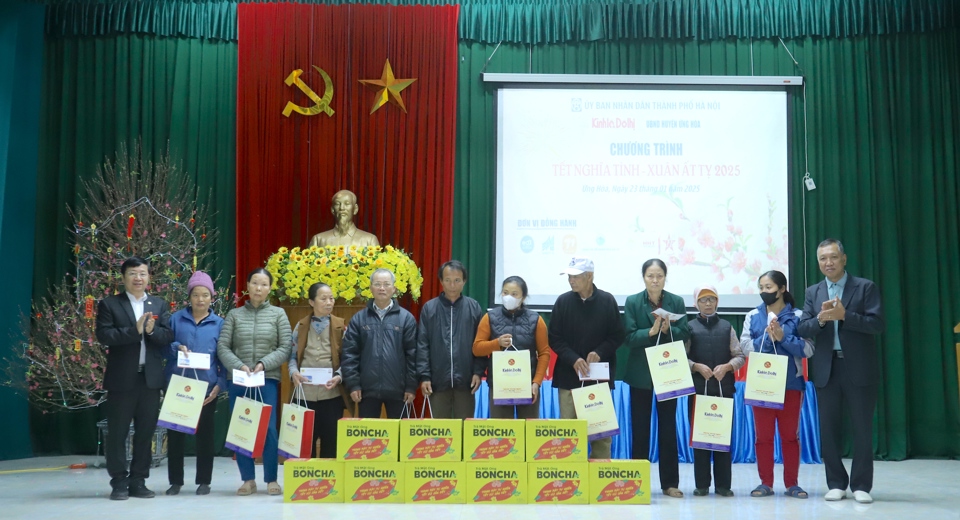 Tết nghĩa tình lan tỏa tại huyện Ứng Hòa: Không ai bị bỏ lại phía sau