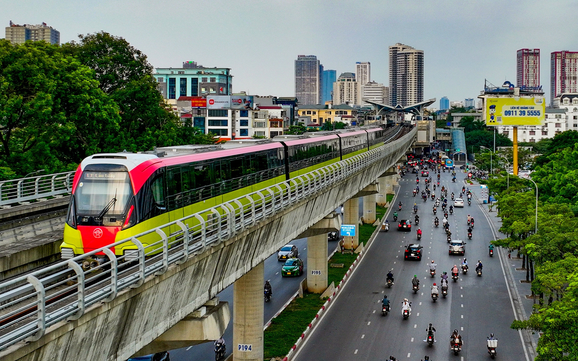 Gần 3,4 triệu lượt khách sau 6 tháng vận hành: Đường sắt đô thị Nhổn - ga Hà Nội chứng minh sức hút giao thông xanh
