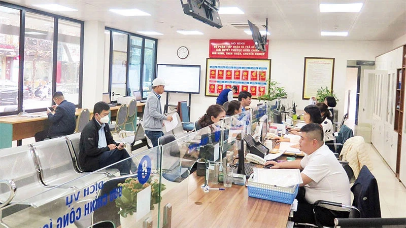 Chỉ thị của Bộ Chính trị về công tác giáo dục cần, kiệm, liêm, chính, chí công vô tư