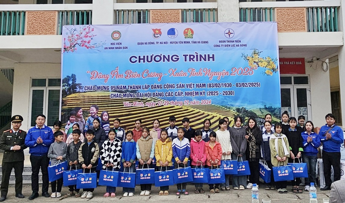 Tuổi trẻ quận Hà Đông mang Tết ấm đến biên cương Bạch Đích (tỉnh Hà Giang)