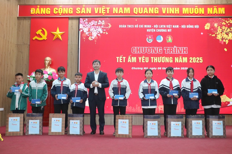 Tuổi trẻ Chương Mỹ lan tỏa yêu thương: Hành trình thiện nguyện mang “Tết ấm” đến với trẻ em vùng cao