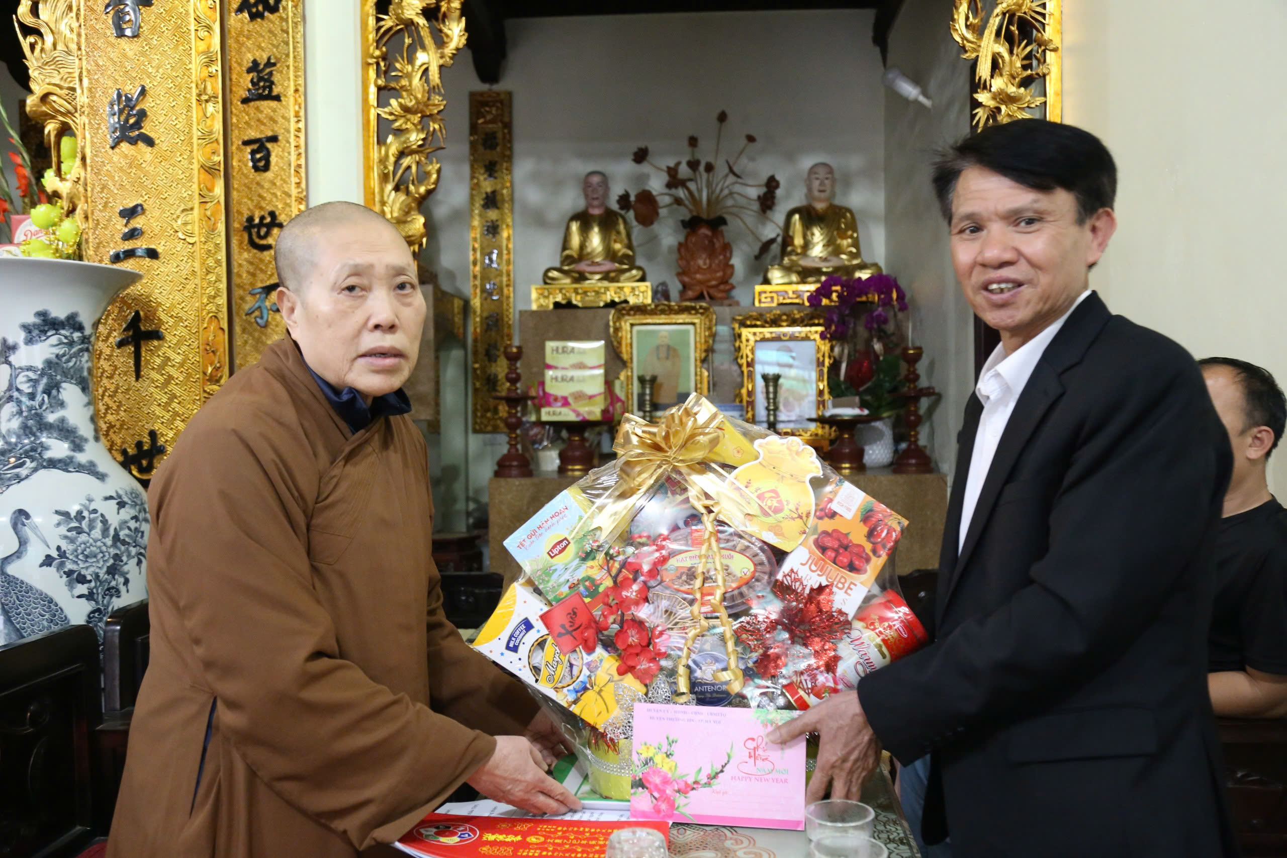 Lãnh đạo huyện Thường Tín thăm, chúc Tết các cơ sở Phật giáo, lan tỏa tinh thần đoàn kết, gắn bó