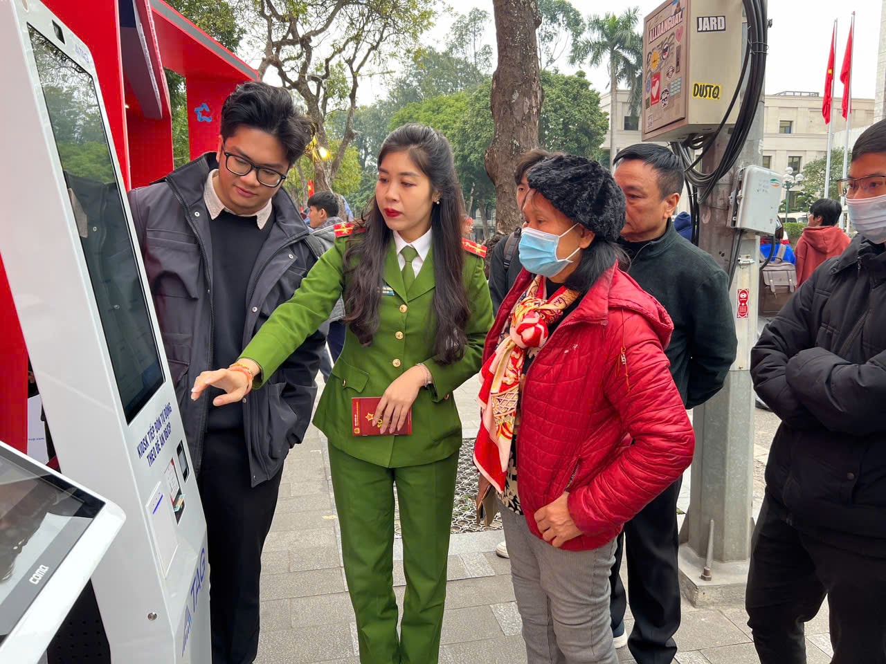 Thủ đô rộn ràng với chuỗi hoạt động đặc sắc trong sự kiện “Vinh quang Công an nhân dân Việt Nam”