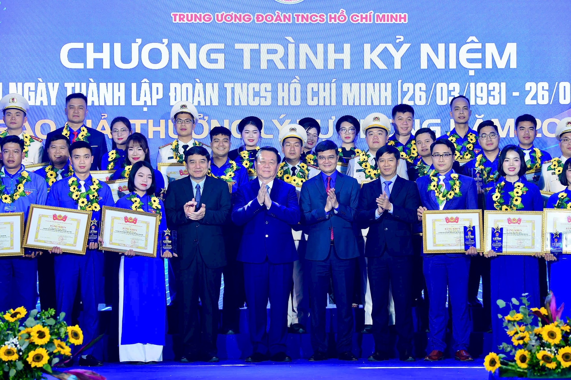 Tỏa sáng tinh thần tiên phong: 100 cán bộ Đoàn xuất sắc nhận Giải thưởng Lý Tự Trọng 2025