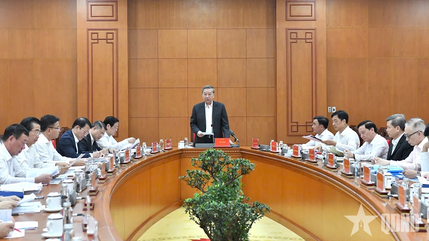 Đẩy mạnh phòng, chống tham nhũng, lãng phí, tiêu cực gắn với hoàn thành sắp xếp, tinh gọn tổ chức bộ máy