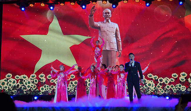 “Sáng mãi trong tim” - Bản hòa ca nghệ thuật tôn vinh Đảng, Bác Hồ và Thủ đô Hà Nội ngàn năm văn hiến