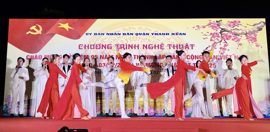 Rộn ràng sắc xuân, rực sáng niềm tin: Chương trình nghệ thuật đặc biệt chào mừng 95 năm thành lập Đảng
