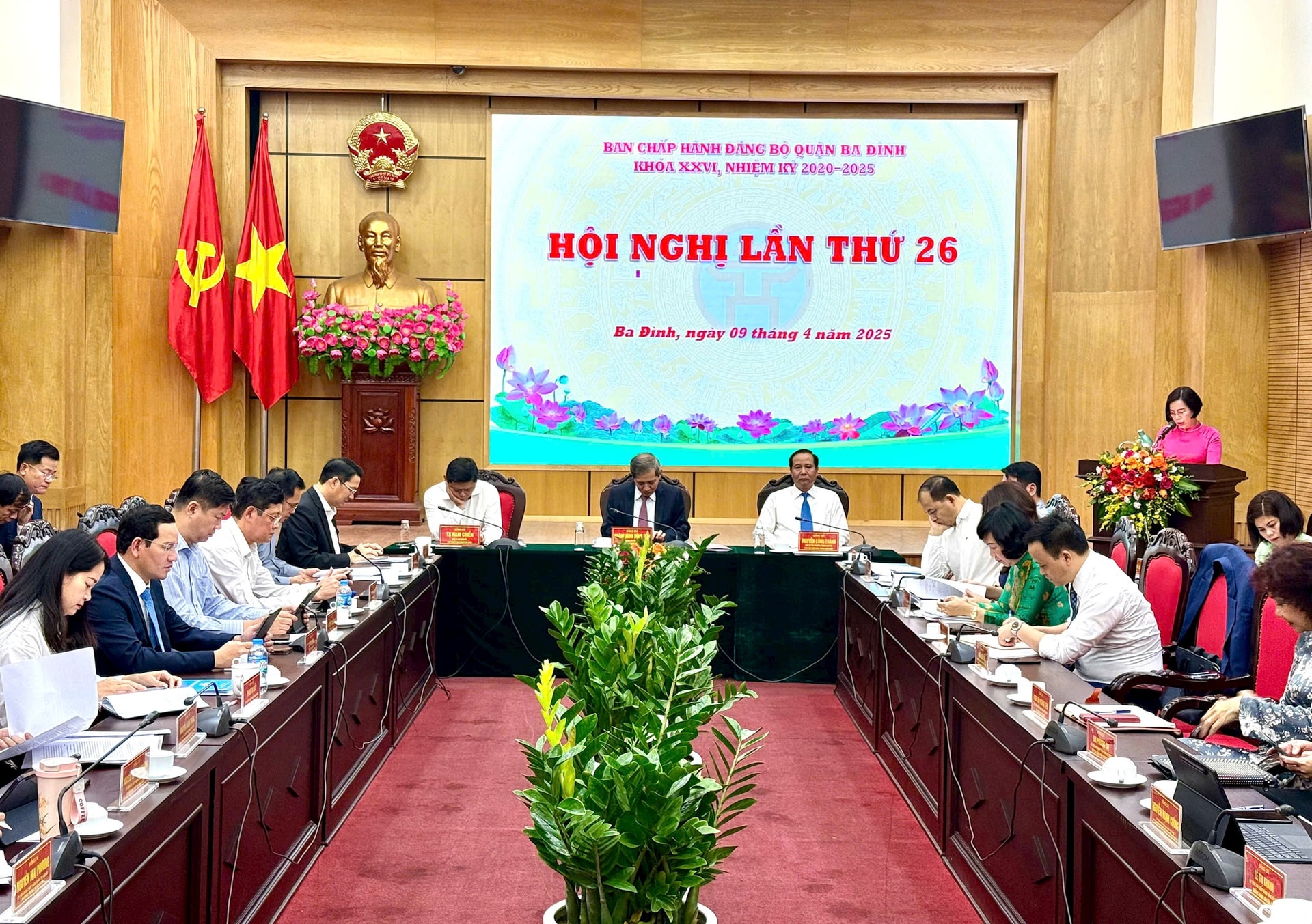 Quận Ba Đình đẩy mạnh sắp xếp tổ chức bộ máy, giữ vững ổn định và phát triển toàn diện