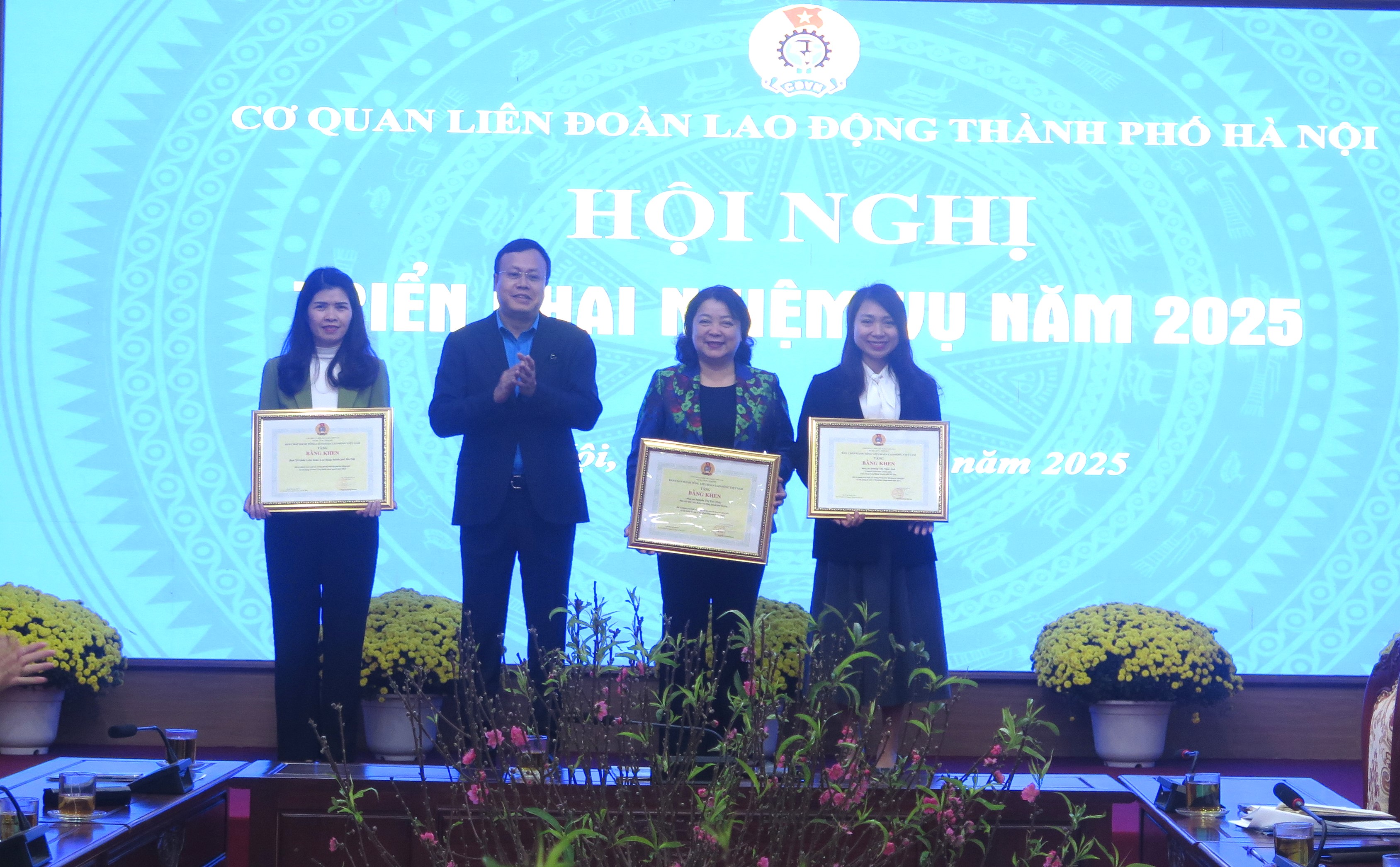 LĐLĐ thành phố Hà Nội: Đổi mới mạnh mẽ, vững vàng hoàn thành nhiệm vụ, lan tỏa sức mạnh Công đoàn Thủ đô