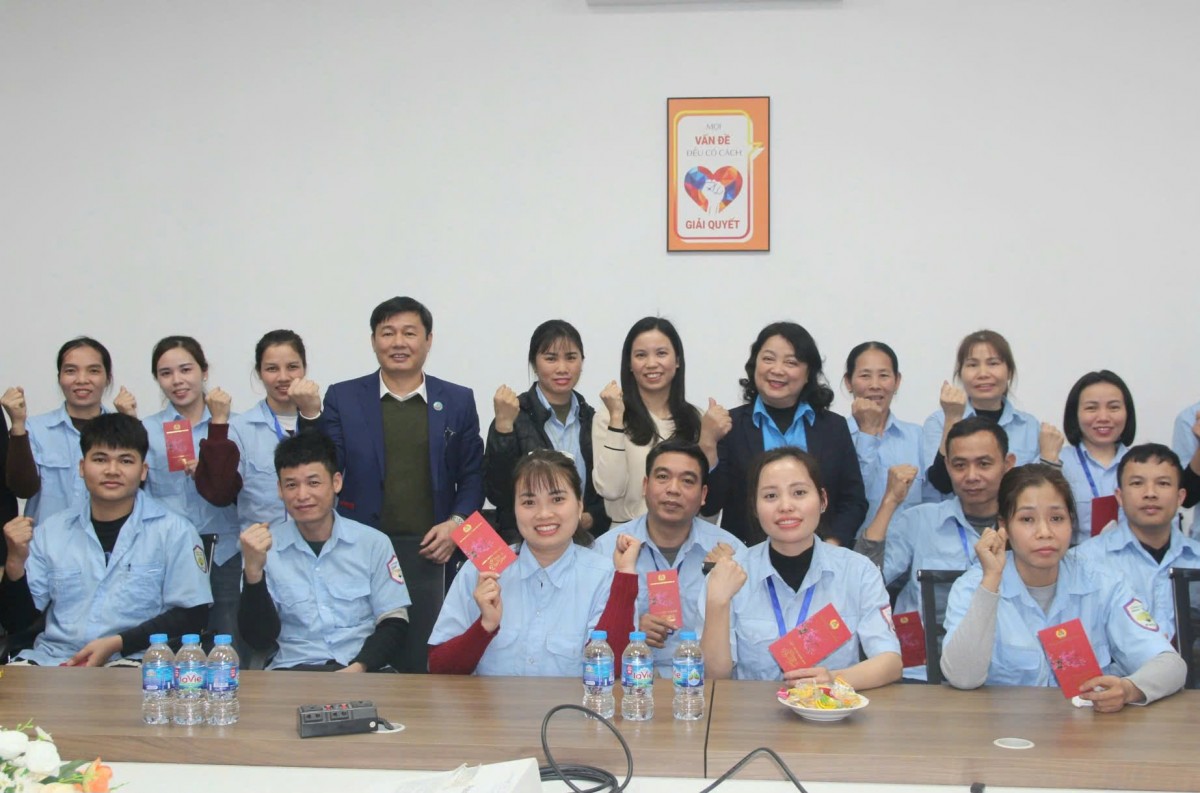 Huyện Chương Mỹ: Hơn 2.100 đoàn viên, người lao động được chăm lo thiết thực dịp Tết Ất Tỵ 2025