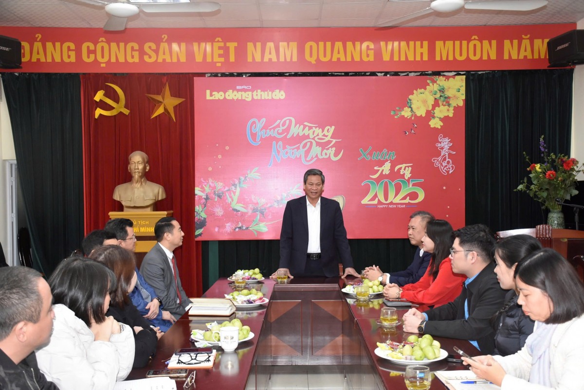 Lãnh đạo Tổng Liên đoàn Lao động Việt Nam thăm, chúc Tết Báo Lao động Thủ đô: Tiếp tục phát huy vai trò tiếng nói của công nhân, người lao động
