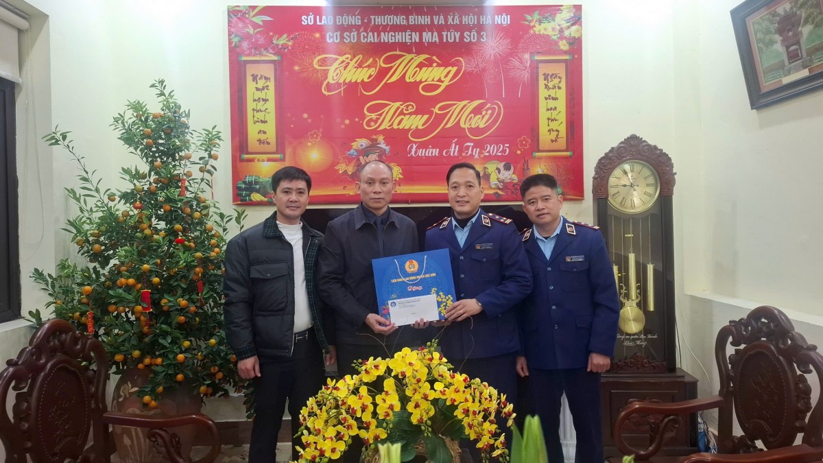Ấm lòng người lao động đêm Giao thừa: Tổ chức Công đoàn Sóc Sơn lan tỏa yêu thương trong thời khắc chuyển giao năm mới