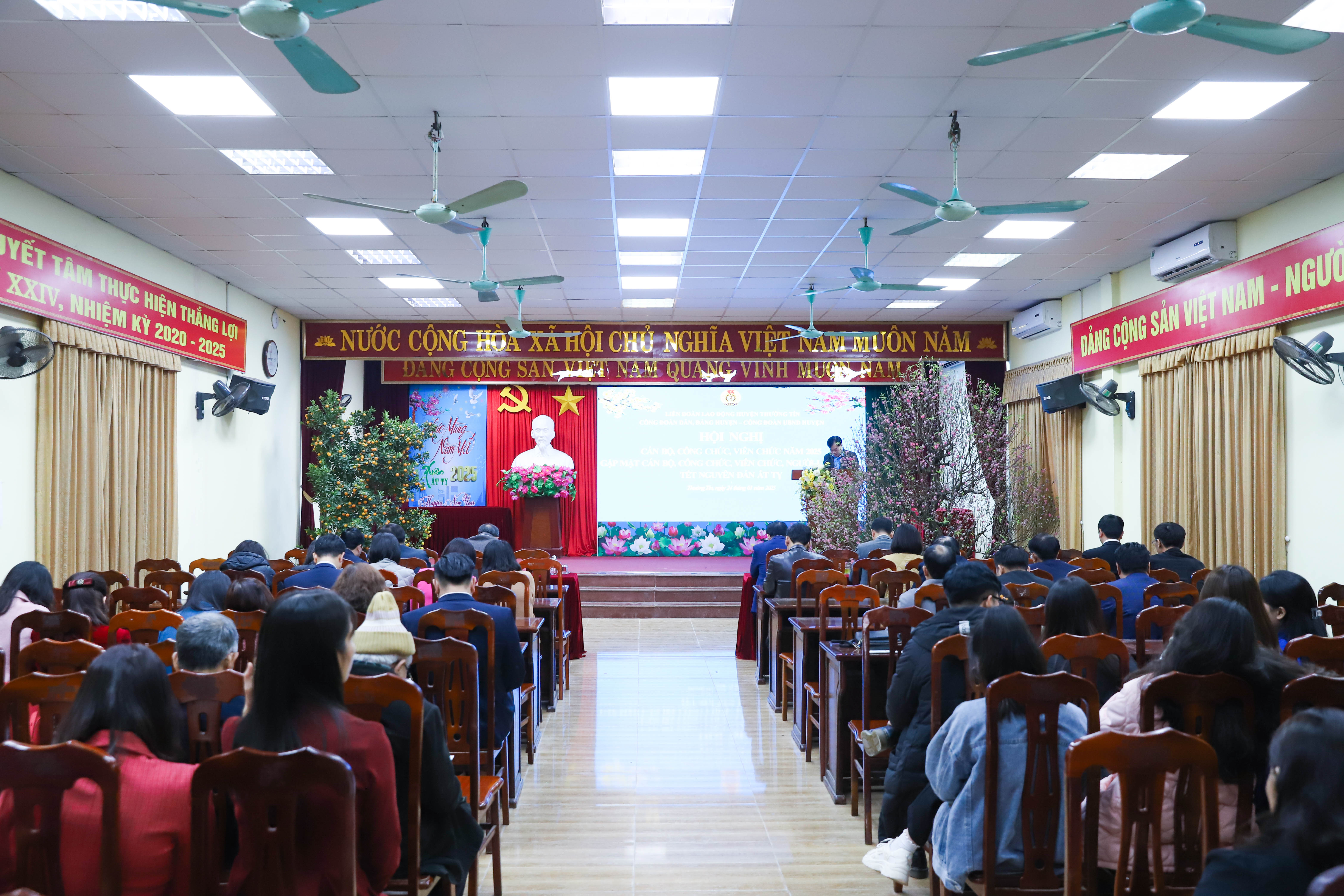 Công đoàn khối Dân Đảng và UBND huyện Thường Tín phát huy hiệu quả hoạt động, góp phần xây dựng tổ chức vững mạnh