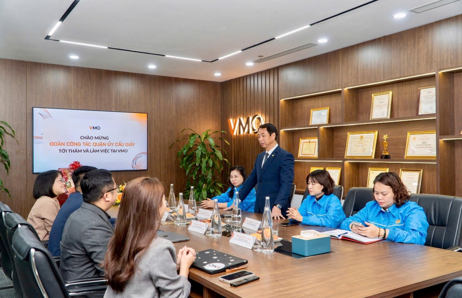 Lãnh đạo quận Cầu Giấy thăm, chúc Tết người lao động: Tiếp sức tinh thần, khơi nguồn khí thế đầu Xuân