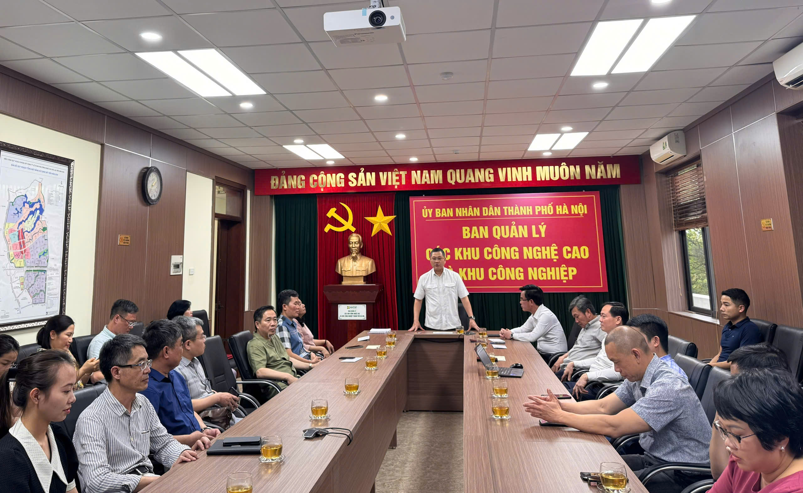 Ban Quản lý các Khu công nghệ cao và Khu công nghiệp thành phố Hà Nội phát động ủng hộ Quỹ "Vì biển, đảo Việt Nam"