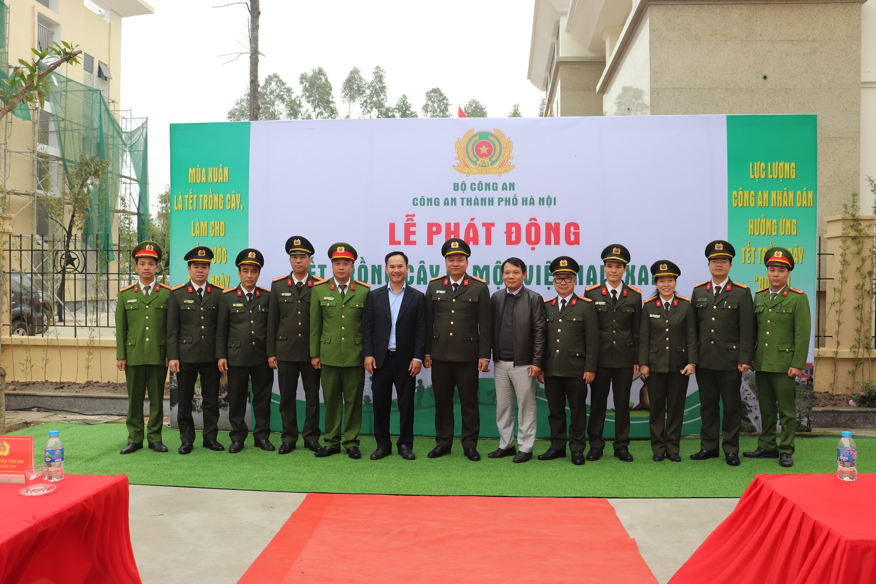 Công an thành phố Hà Nội phát động “Tết trồng cây đời đời nhớ ơn Bác Hồ”: Lan tỏa trách nhiệm vì một Việt Nam xanh