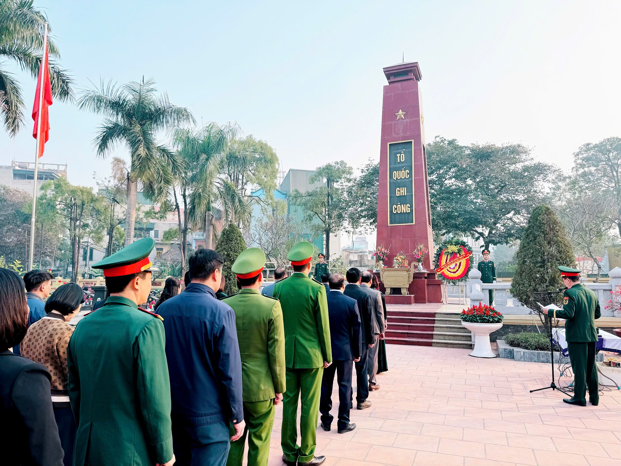 Huyện Thanh Trì trang trọng tổ chức lễ viếng tri ân các Anh hùng liệt sĩ dịp Tết Nguyên đán Ất Tỵ 2025