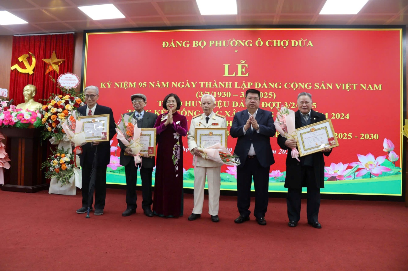 Phường Ô Chợ Dừa (quận Đống Đa) phát huy truyền thống Đảng, tạo đà bứt phá trong năm 2025