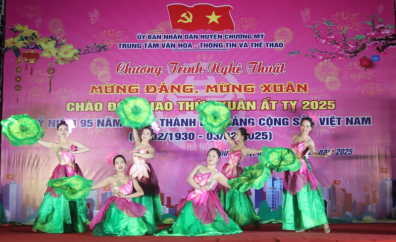 Âm vang mùa xuân dâng Đảng: Đêm nghệ thuật chào Xuân Ất Tỵ 2025 lan tỏa niềm tin và khí thế mới