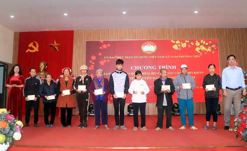 Xã Nam Phương Tiến (huyện Chương Mỹ) lan tỏa yêu thương dịp Tết Ất Tỵ: Sẻ chia để không ai bị bỏ lại phía sau