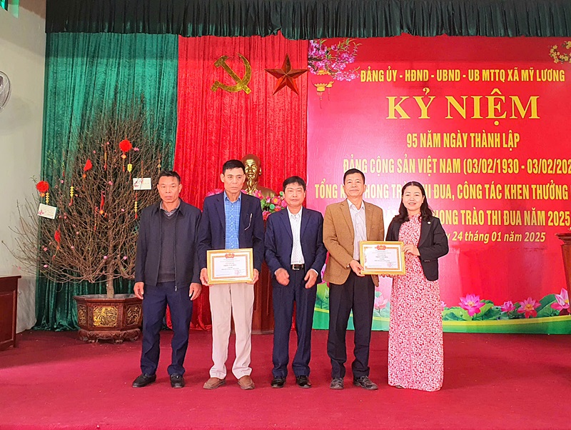 Xã Mỹ Lương (huyện Chương Mỹ) phát huy sức mạnh thi đua yêu nước, đẩy mạnh chuyển đổi số toàn diện