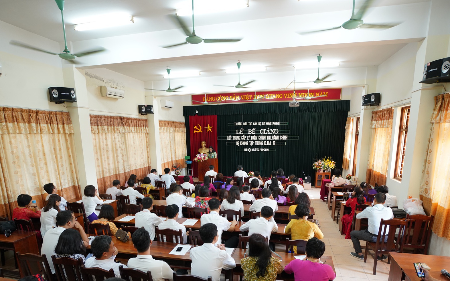 Hà Nội đẩy mạnh giáo dục liêm chính và xây dựng văn hoá công vụ