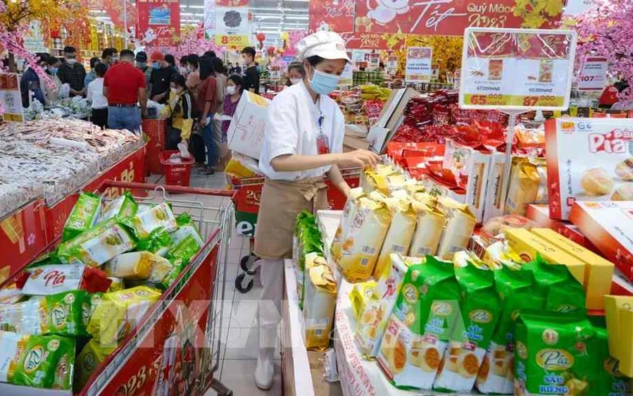 Hà Nội tăng cường kiểm soát an toàn thực phẩm dịp Tết và mùa lễ hội xuân