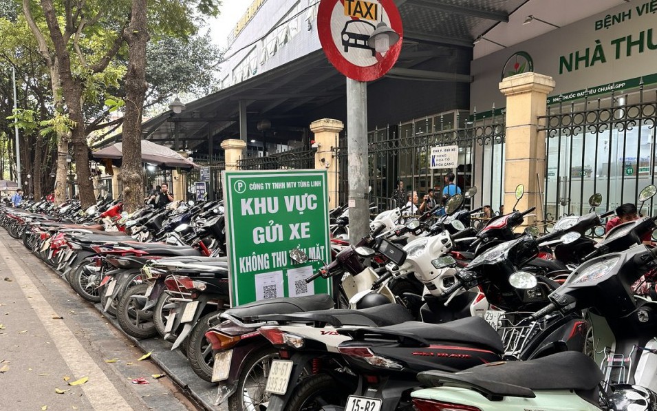 Hà Nội thúc đẩy trông giữ xe không dùng tiền mặt, hướng tới đô thị thông minh