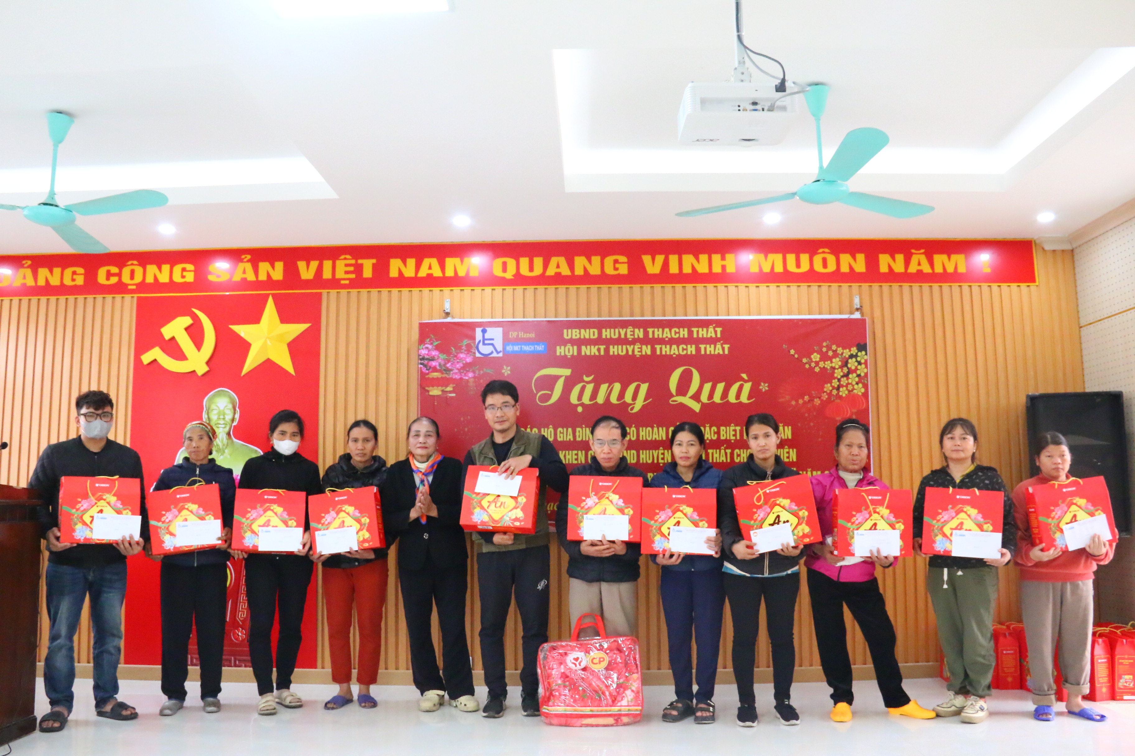 Lan tỏa nghị lực sống, sẻ chia yêu thương trong dịp Tết đến xuân về
