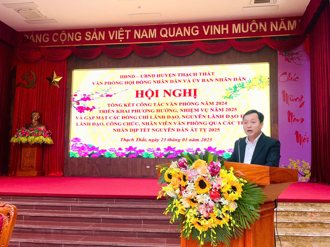Văn phòng HĐND-UBND huyện Thạch Thất phát huy vai trò tham mưu chiến lược, góp phần hoàn thành toàn diện các chỉ tiêu phát triển năm 2024