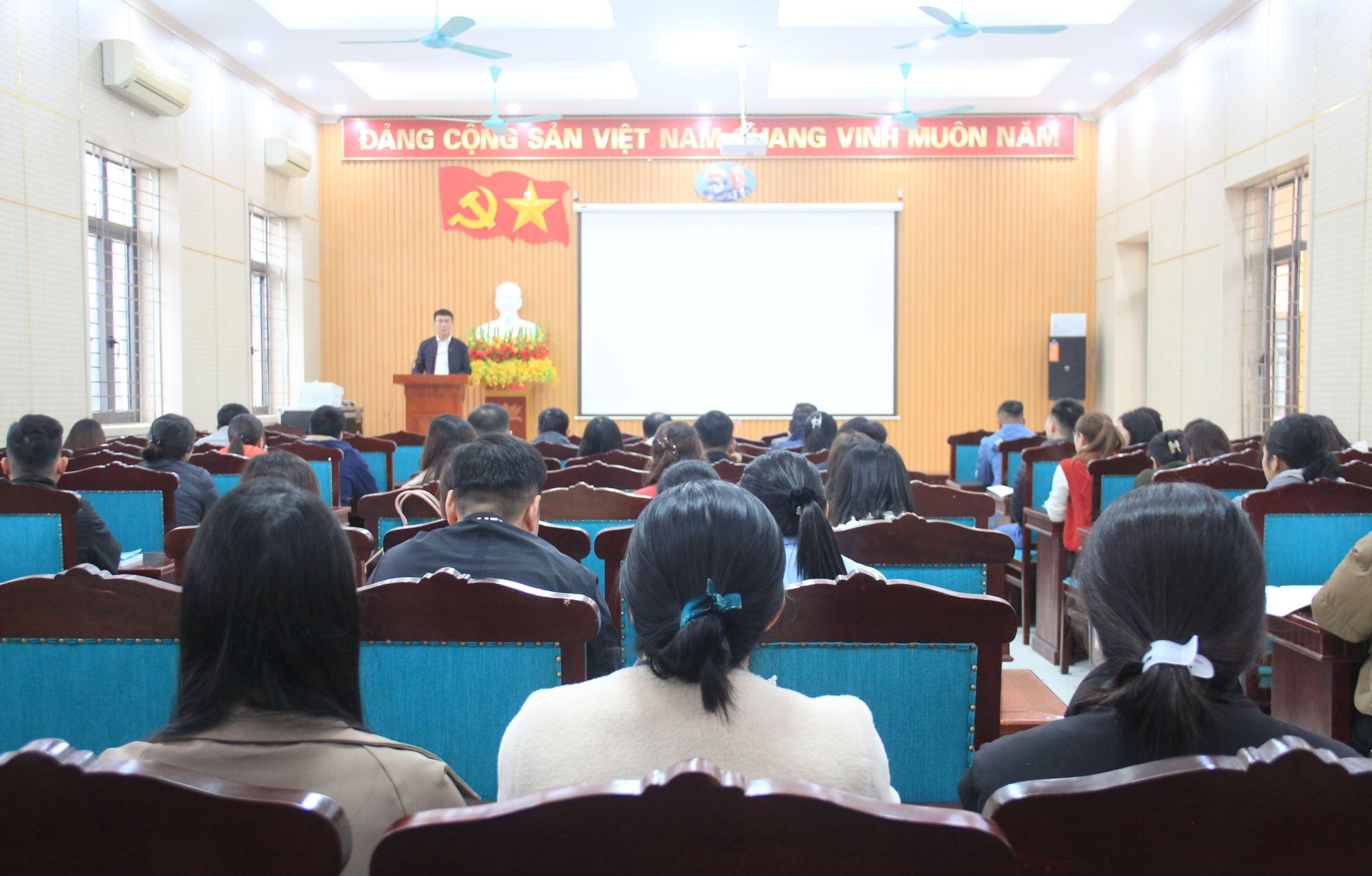 Huyện Thạch Thất: Bồi dưỡng đảng viên mới, hướng tới xây dựng Đảng trong kỷ nguyên phát triển