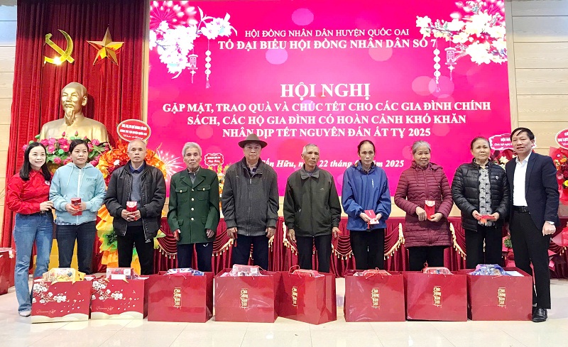 Lan tỏa nghĩa tình, sẻ chia mùa xuân: HĐND huyện Quốc Oai gửi ấm áp đến những mảnh đời khó khăn