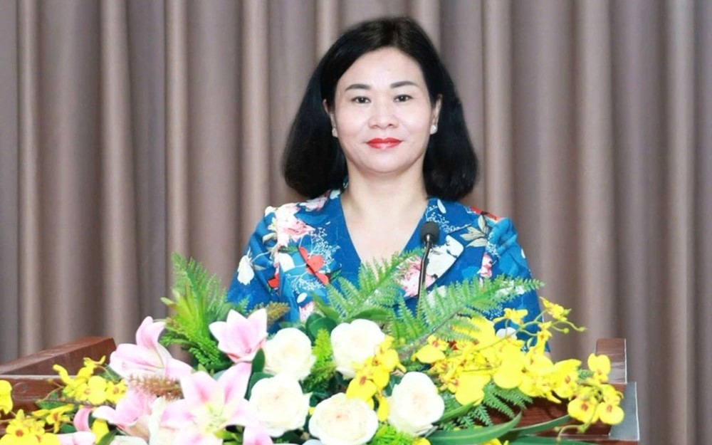 Giới thiệu đồng chí Nguyễn Thị Tuyến, Chủ tịch Hội Liên hiệp Phụ nữ Việt Nam tham gia Đoàn Chủ tịch Mặt trận