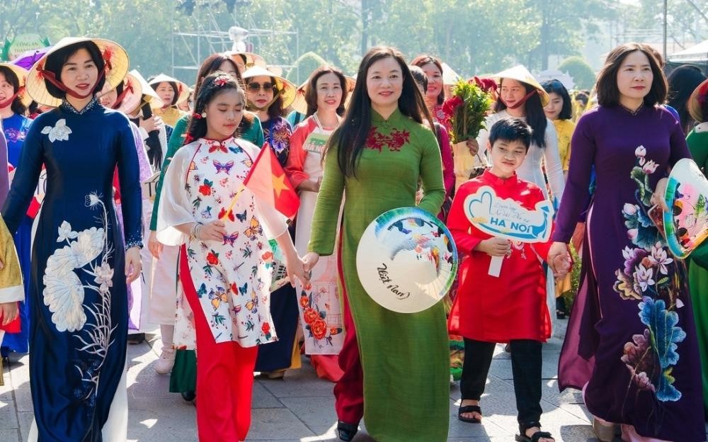 Tôn vinh di sản văn hóa dân tộc: Lan tỏa "Tuần lễ Áo dài" và đồng diễn dân vũ trên toàn quốc
