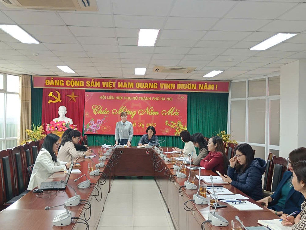 Cộng tác viên dư luận xã hội Hội Phụ nữ Hà Nội bám sát dòng thời sự, định hướng tư tưởng tích cực đầu năm 2025
