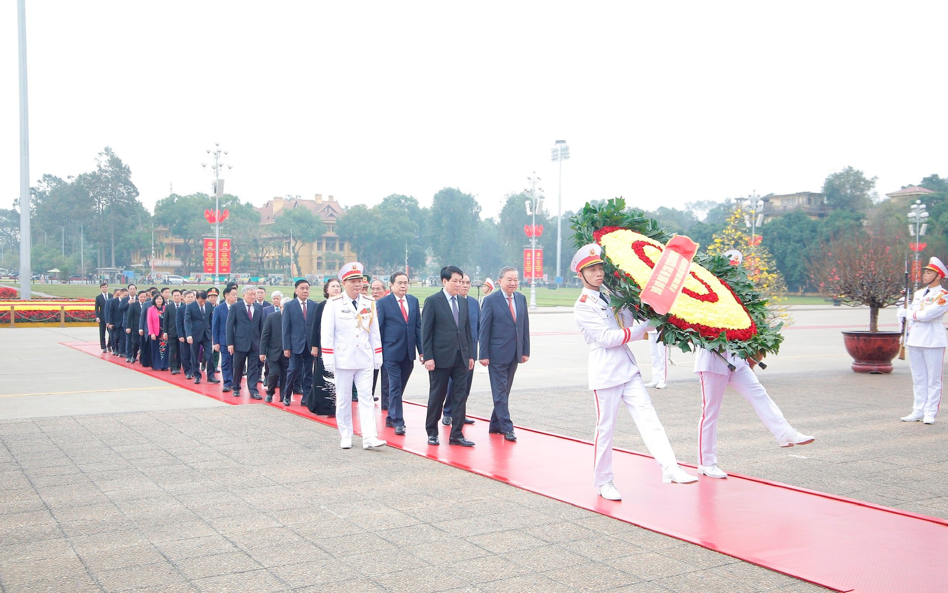 Lãnh đạo Đảng, Nhà nước, thành phố Hà Nội tưởng niệm Chủ tịch Hồ Chí Minh và các Anh hùng liệt sĩ: Phát huy tinh thần đoàn kết, quyết tâm tiến bước vào kỷ nguyên mới