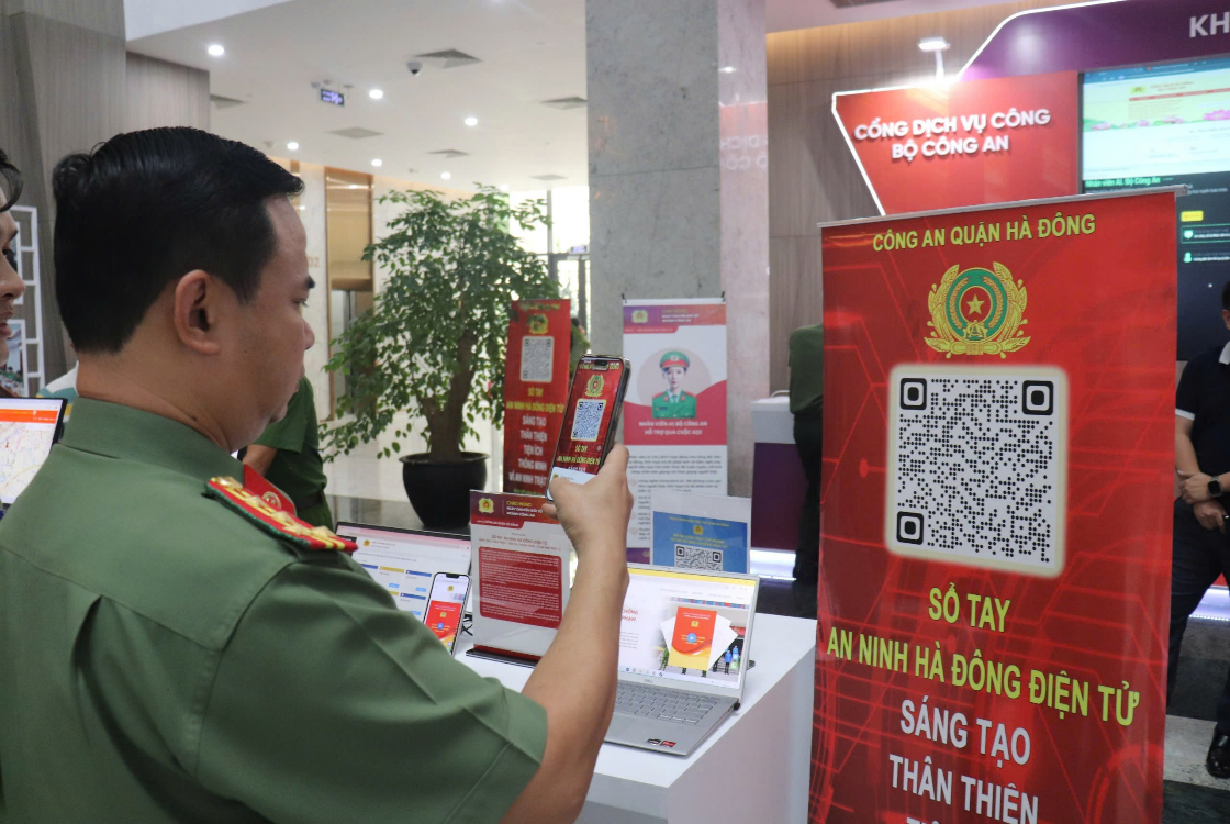 Thúc đẩy chuyển đổi số toàn diện, xây dựng quận thông minh: Hướng đến chính quyền hiện đại, kinh tế số, xã hội số bền vững