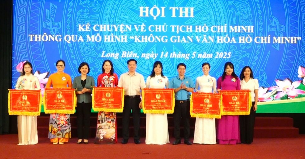 Hội thi kể chuyện về Chủ tịch Hồ Chí Minh trong công đoàn viên quận Long Biên: Học tập Bác từ những câu chuyện đời thường