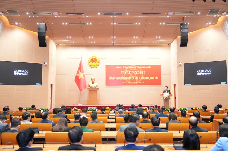 Hà Nội chuyển giao hàng nghìn đảng viên về cơ sở: Tái cấu trúc tổ chức đảng để tinh gọn và hiệu quả