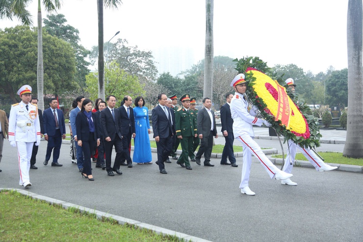 Đoàn đại biểu thành phố Hà Nội dâng hương tưởng niệm các Anh hùng liệt sĩ: Thắp sáng ý chí tiên phong trong kỷ nguyên mới