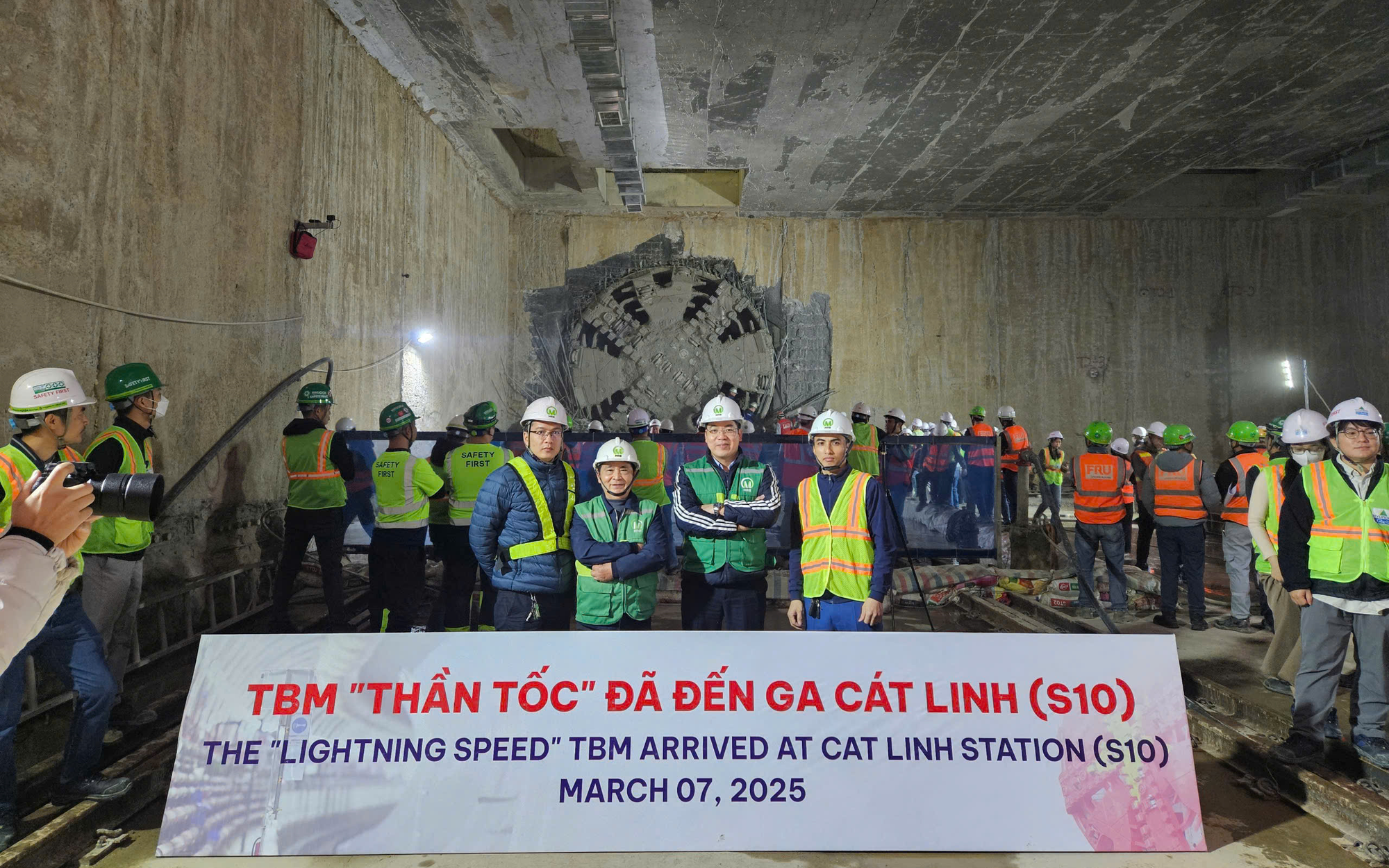 Máy đào hầm “Thần tốc” cán đích ga Cát Linh: Dự án Nhổn - ga Hà Nội tiến thêm bước dài