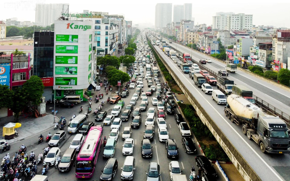 Hà Nội vận hành đường dây nóng 24/7 tiếp nhận phản ánh hạ tầng giao thông