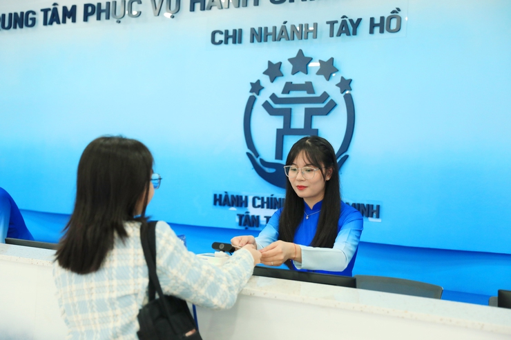 Trung tâm Phục vụ Hành chính công Hà Nội công bố tài liệu ôn tập xét tuyển lao động năm 2025