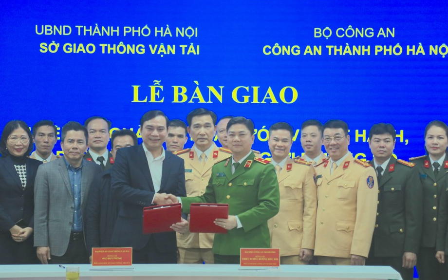 Từ 1-3, Công an Hà Nội chính thức tiếp quản công tác cấp, đổi giấy phép lái xe