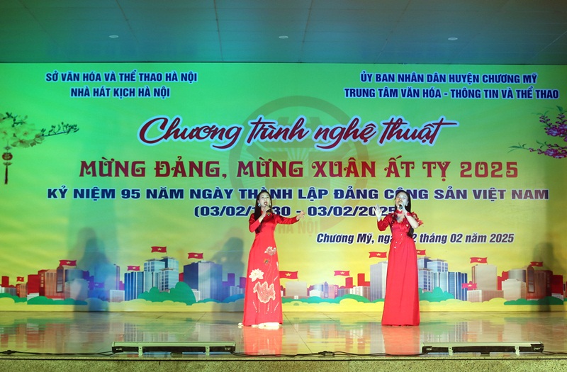 Sắc xuân lan tỏa trong đêm diễn nghệ thuật tại xã Quảng Bị (huyện Chương Mỹ)