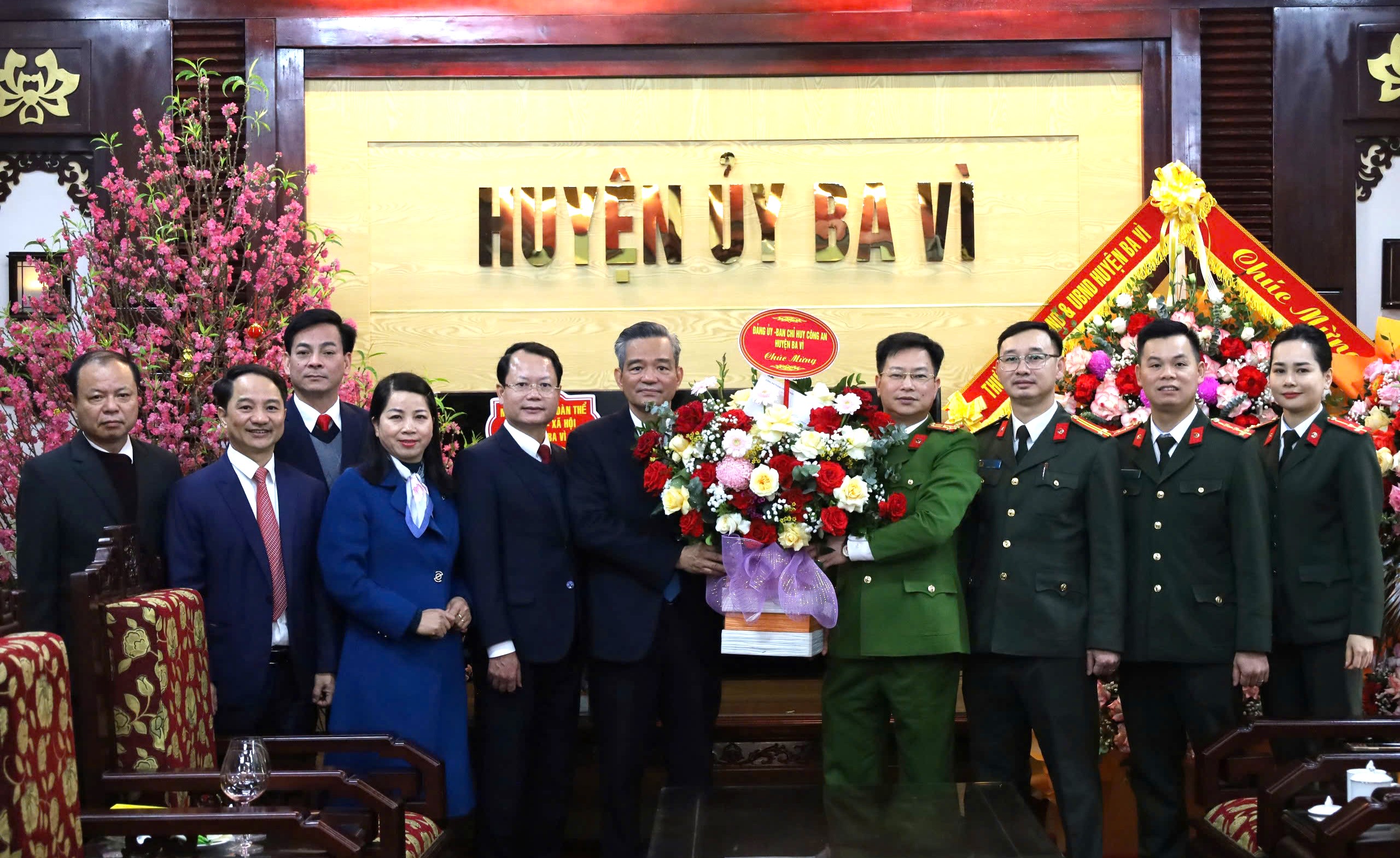 Huyện Ba Vì: Tự hào 95 mùa xuân có Đảng, quyết tâm tổ chức thành công Đại hội Đảng bộ các cấp